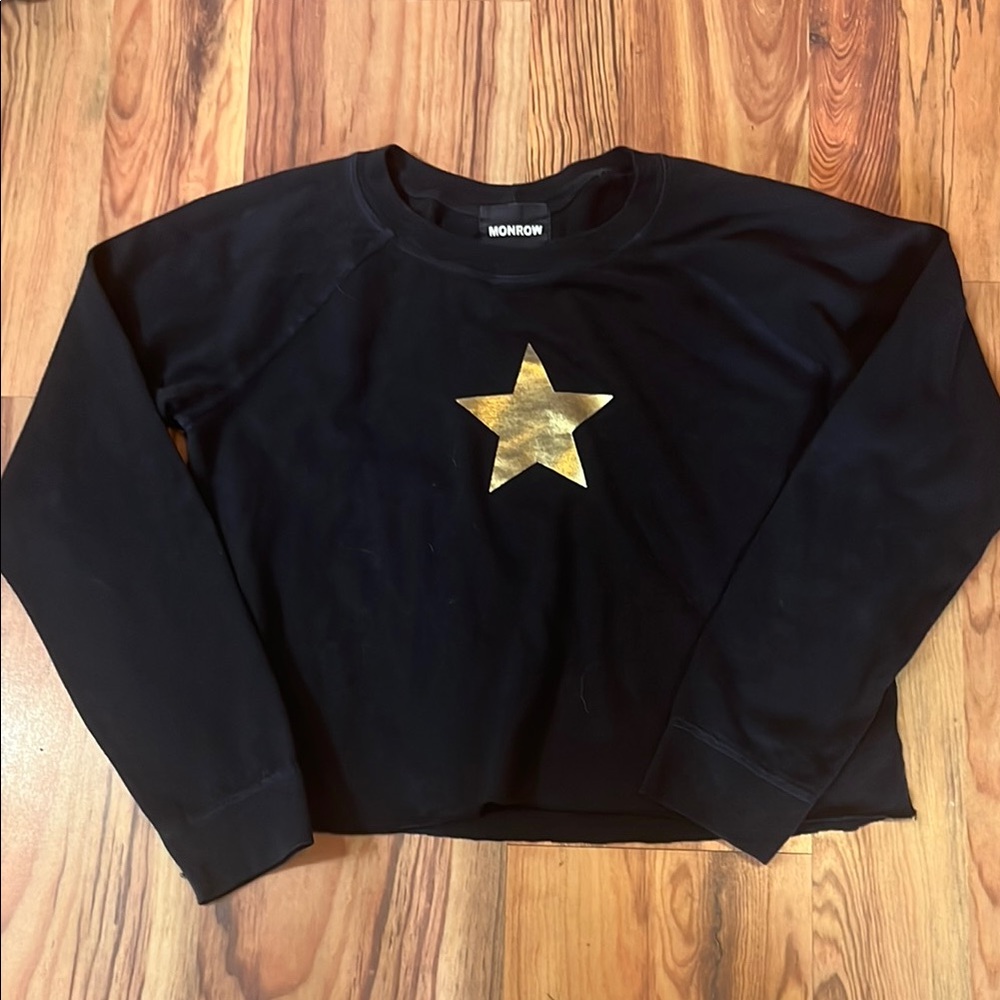 Monrow Black Star sweatshirt size S cropped